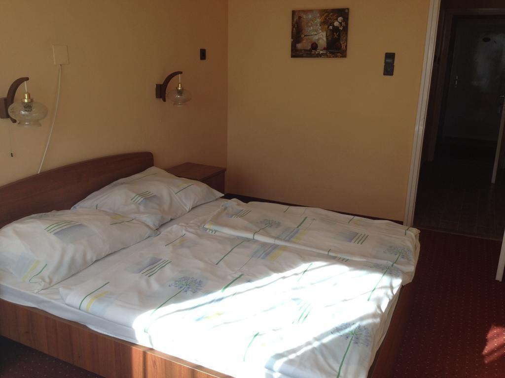 Hotel Family Balatonföldvár 客房 照片