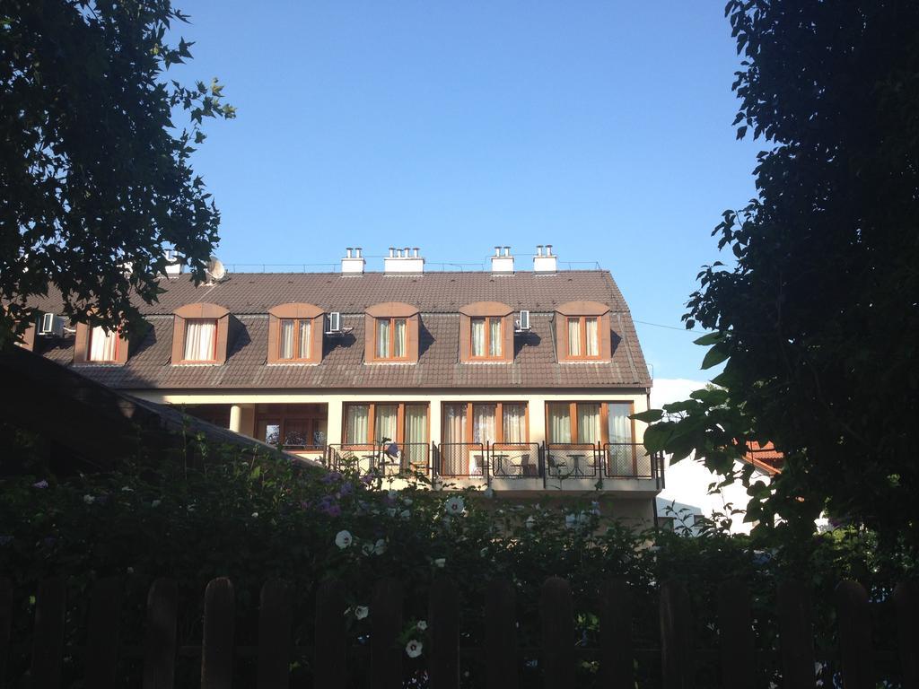 Hotel Family Balatonföldvár 外观 照片
