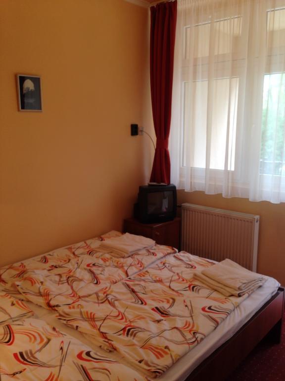 Hotel Family Balatonföldvár 外观 照片