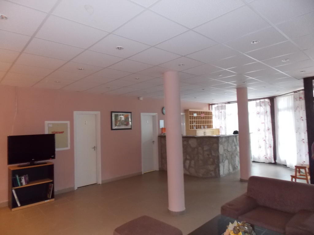 Hotel Family Balatonföldvár 外观 照片