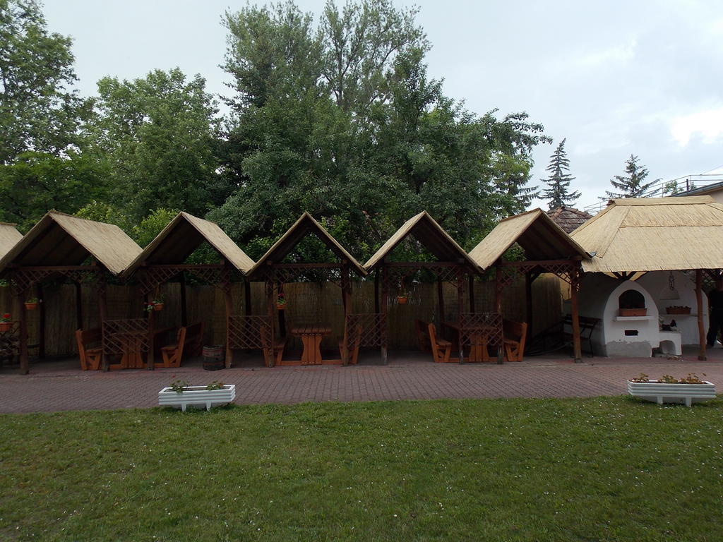 Hotel Family Balatonföldvár 外观 照片